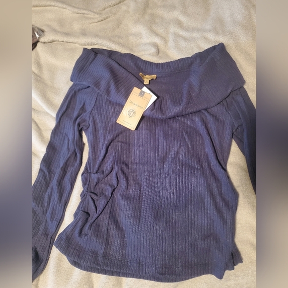 *NWT* Democracy Off Shoulder Side Ruched Knit Purple Top Size L - Picture 3 of 3
